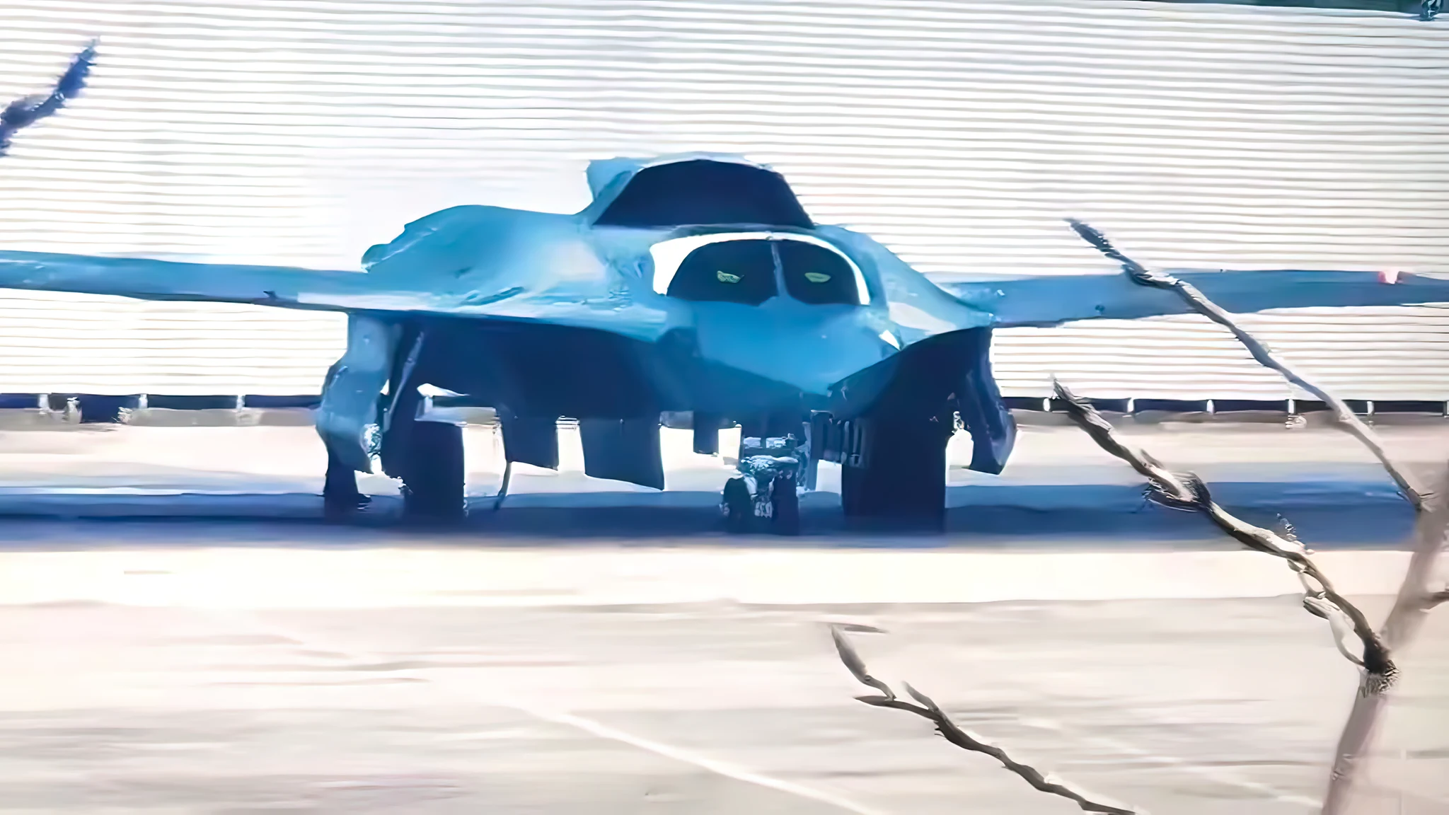Chengdu J-36: Nueva imagen revela detalles del diseño