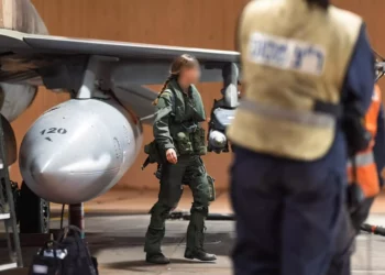 Una piloto israelí que regresó de operar en Irán: fue por la paz del mañana