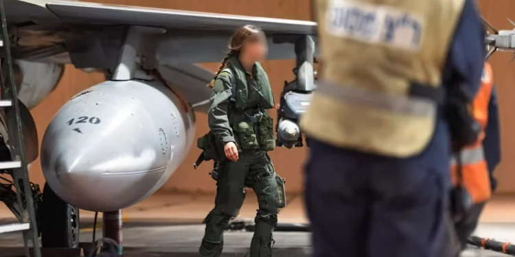 Una piloto israelí que regresó de operar en Irán: fue por la paz del mañana