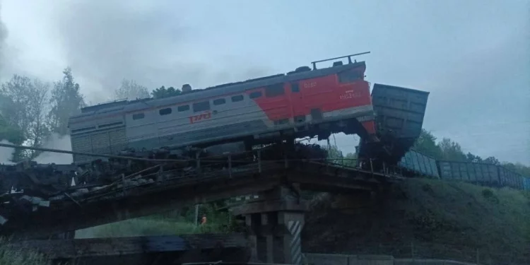 Al menos 7 muertos tras la voladura de dos puentes en regiones rusas fronterizas con Ucrania