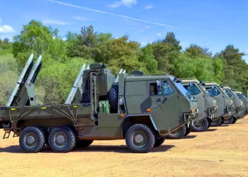 El Reino Unido revela el sistema de defensa aérea Raven armado con misil AIM-132 ASRAAM