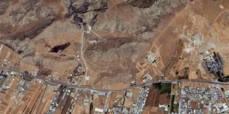 Las FDI dicen que continúan atacando objetivos nucleares y científicos, sitios militares y funcionarios en Irán