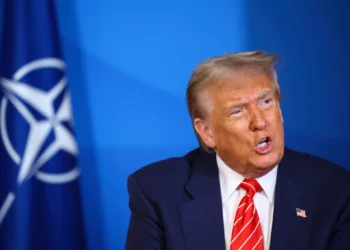 Trump elogia a Israel por moderar ataque tras violar Irán la tregua
