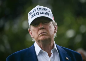 Trump se niega a confirmar si atacará instalaciones nucleares de Irán