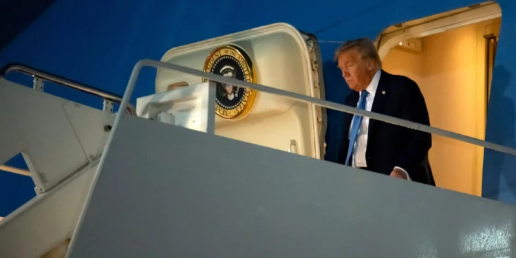 Trump concluye reunión en la Sala de Situación de la Casa Blanca sobre Irán