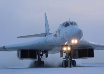 Rusia mueve dos bombarderos Tu-160 a solo 410 millas de EE. UU.