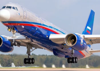 Rusia planea convertir el avión de pasajeros Tu-214 en portamisiles Kh-101