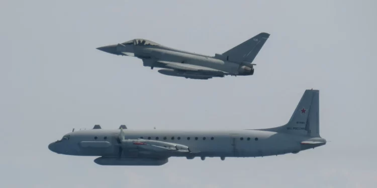 Typhoon británicos interceptan dos aviones rusos cerca de la OTAN