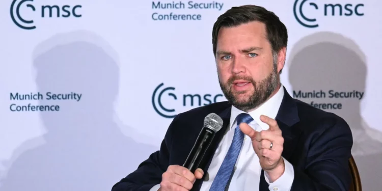 Vance minimiza la posibilidad de que Irán aún tenga uranio enriquecido