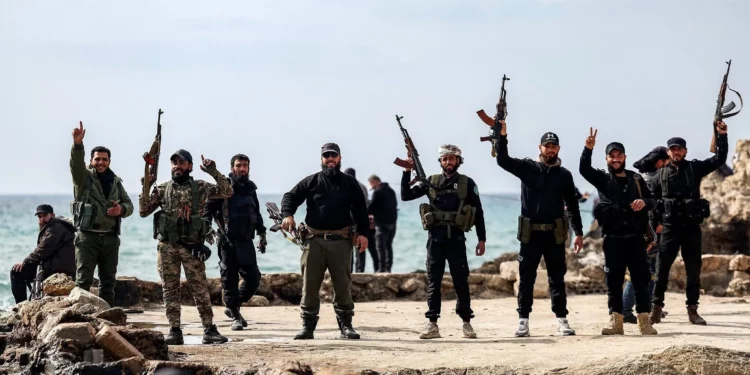 Trump aprueba plan sirio para integrar yihadistas al ejército