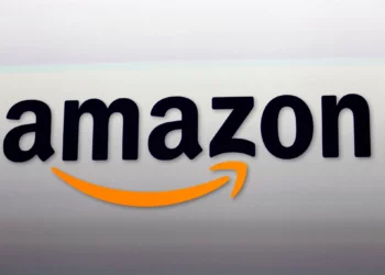 Amazon suspende pedidos en Israel por cierre del espacio aéreo