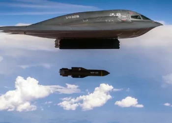 B-2 Spirit lanzando una GBU-57 MOP. (Crédito de la imagen: Fuerza Aérea de EE. UU.)