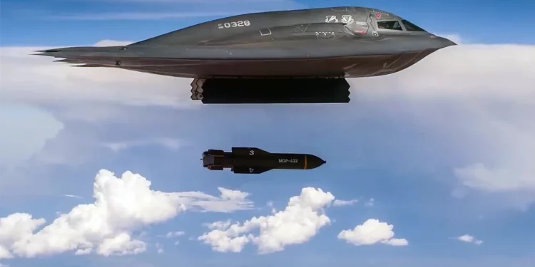 B-2 Spirit y GBU-57