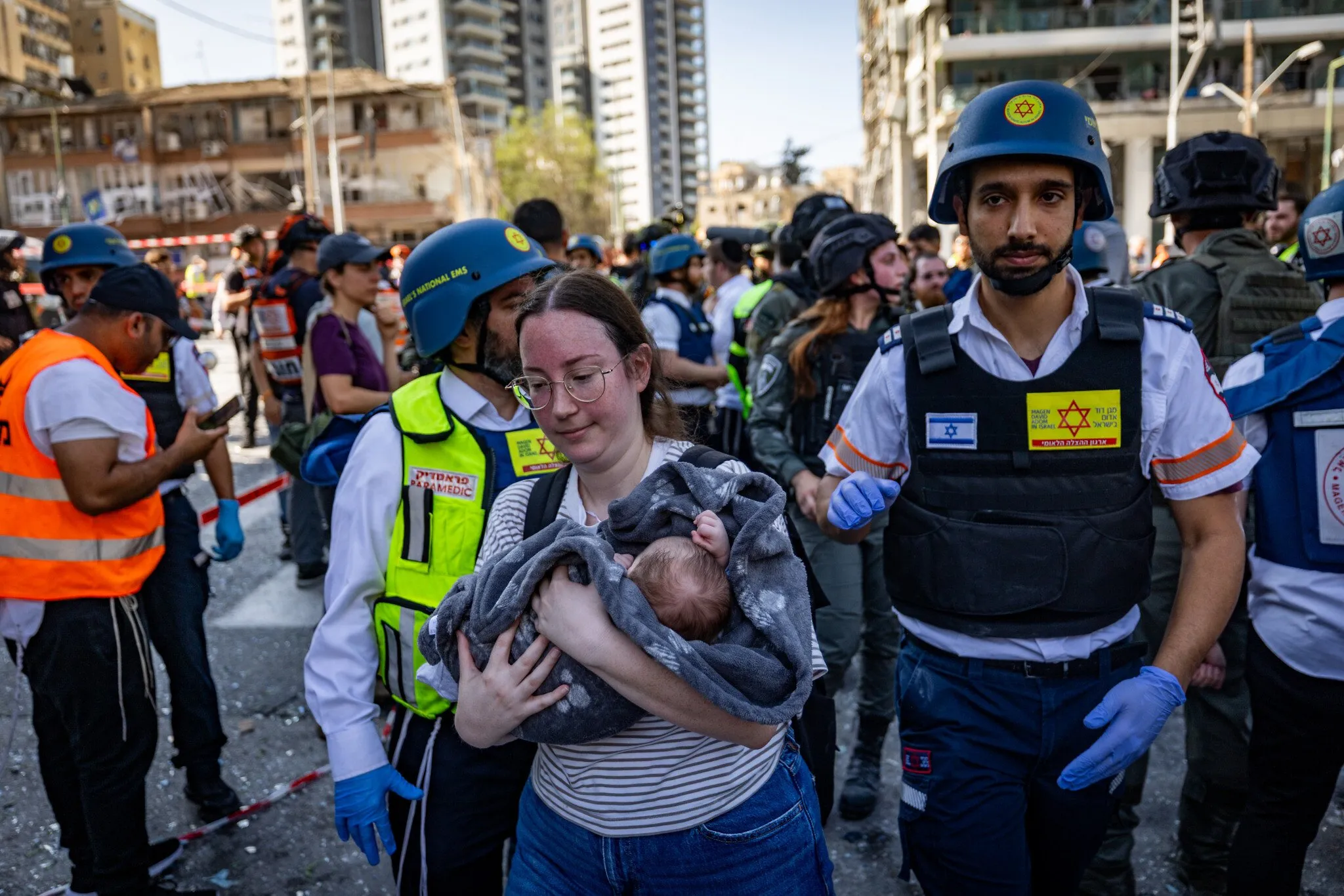 Se dispararon unos 30 misiles contra Israel: 3 heridos graves, 2 moderadamente, decenas levemente