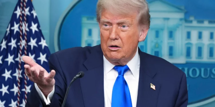 El presidente de Estados Unidos, Donald Trump, habla con los medios de comunicación el viernes 27 de junio de 2025 en la sala de prensa de la Casa Blanca en Washington. (Foto AP/Jacquelyn Martin)