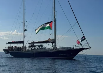 Greta Thunberg zarpa hacia Gaza en un barco de la Flotilla de la Libertad