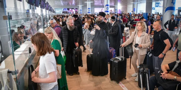 Retrasos en aeropuerto Ben Gurion por protesta de manipuladores de equipaje