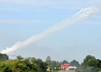 Camboya pide un alto el fuego con Tailandia tras enfrentamientos mortales