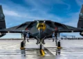 China prueba el H-20 mientras EE. UU. ensambla el segundo B-21 Raider