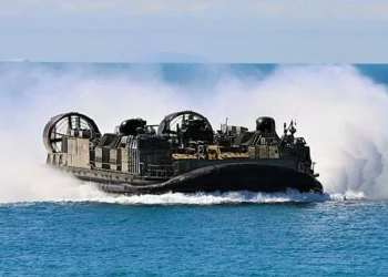 Ejército de EE. UU. y Japón ejecutan desembarco conjunto con LCAC en Australia