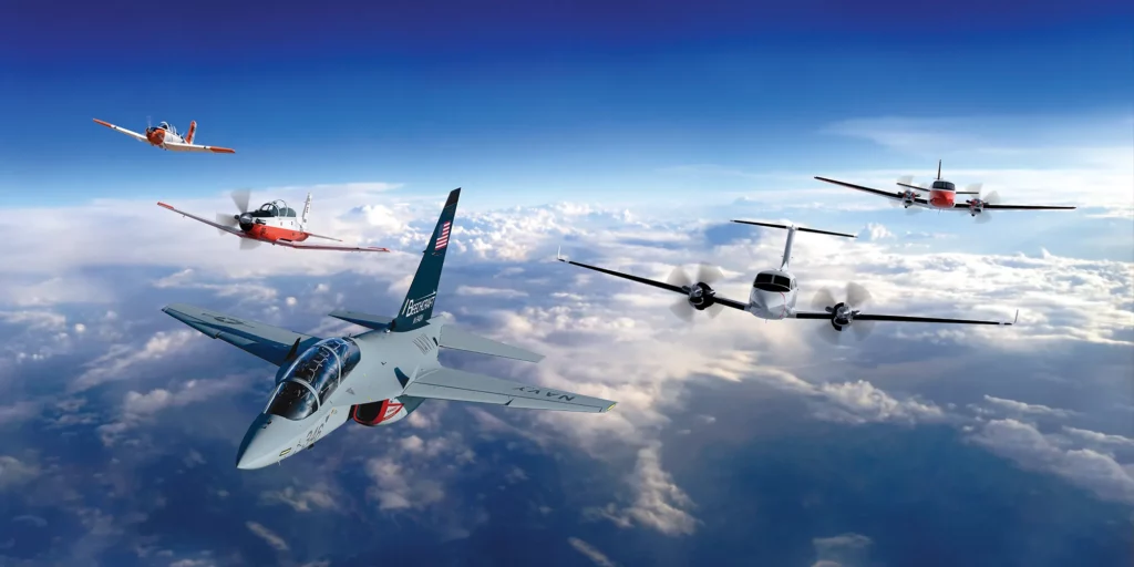 Una representación del Beechcraft M-346N liderando el avión fabricado por Beechcraft que ya utiliza la Marina de los EE. UU. para el entrenamiento. (Crédito de la imagen: Textron Aviation Defense)