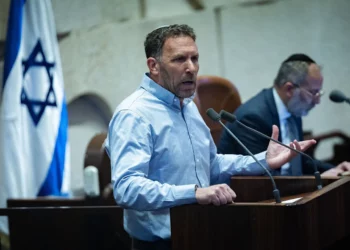 Matan Kahana renuncia a Unidad Nacional y a la Knéset