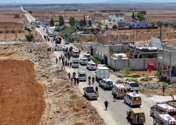 La Media Luna Roja Siria dice que un convoy de primeros auxilios entra en la ciudad de Sweida
