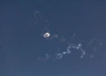 https://israelnoticias.1eye.us/wp-content/uploads/2025/06/Misil-interceptado.webp