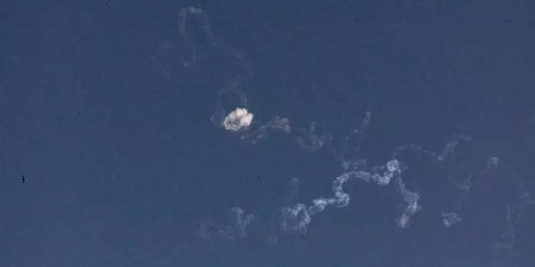 https://israelnoticias.1eye.us/wp-content/uploads/2025/06/Misil-interceptado.webp