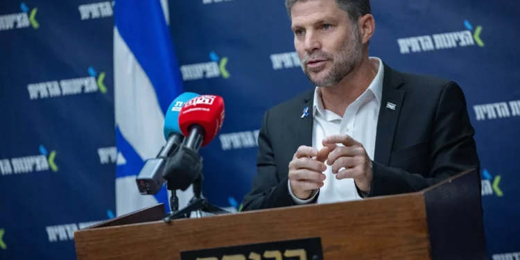 Smotrich insta a continuar la lucha en Gaza y a no retirarse del territorio conquistado