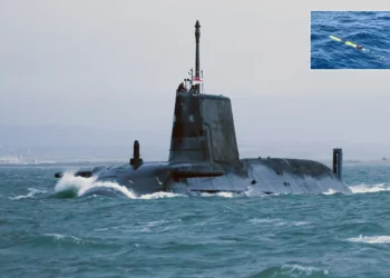 Royal Navy prueba dron submarino autónomo lanzado desde un submarino nuclear