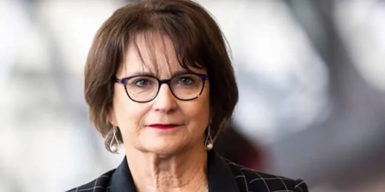 Foto sin fecha de Deborah Lyons, enviada especial de Canadá para combatir el antisemitismo. (Cortesía del Gobierno de Canadá vía JTA)