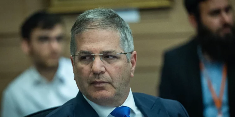 El ministro de Educación, Yoav Kisch, asiste a una reunión del Comité de Educación, Cultura y Deportes de la Knéset en Jerusalén, el 12 de mayo de 2025. (Yonatan Sindel/Flash90)