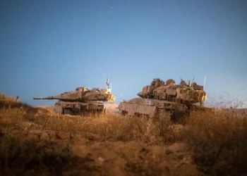 Tropas de las FDI operando en la Franja de Gaza, en imágenes publicadas el 26 de julio de 2025. (Fuerzas de Defensa de Israel)