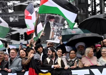 Israel condena cartel del “líder más peligroso del Islam” en manifestación de Sidney