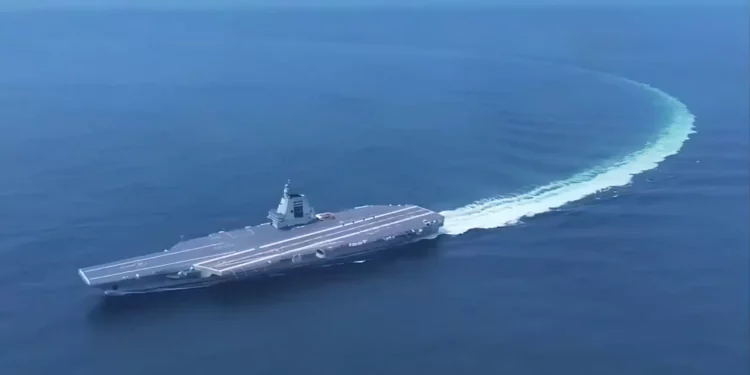 El portaaviones Fujian de China se acerca a la puesta en servicio