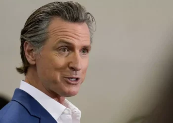 Gobernador de California rechaza demanda de Trump de $1000 M a la UCLA por antisemitismo