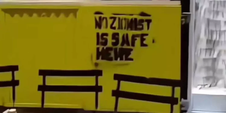 Alcalde de Atenas rechaza críticas de Israel sobre grafitis antisemitas