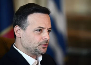 Alcalde de Atenas y embajador israelí intercambian críticas sobre grafitis antisemitas