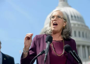 Katherine Clark rectifica comentarios sobre Gaza tras controversia por el término “genocidio”