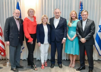 Netanyahu recibe a Mike Johnson en Shiló durante visita privada a Israel