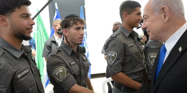 Netanyahu visita la nueva unidad de la Policía Fronteriza Haredí