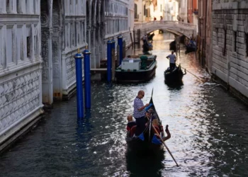 Tres hombres atacan a pareja judía en Venecia