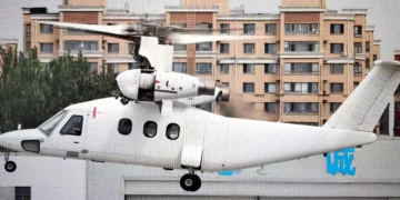 El primer helicóptero tripulado de China con rotores basculantes despega